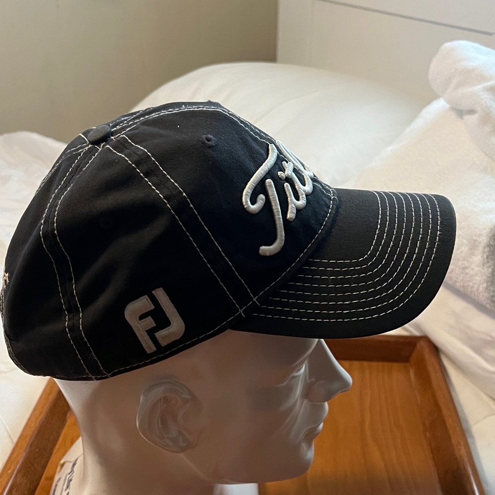 Titleist Black Cap with White Embroidered Logo - Picture 4 of 7
